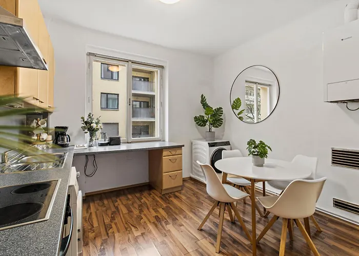 Near Mariahilfer Strasse - 3 Minutes To U3 Metro - Monthly דירה וינה