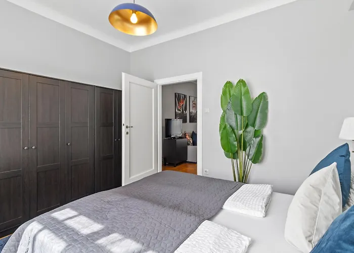 Near Mariahilfer Strasse - 3 Minutes To U3 Metro - Monthly דירה וינה
