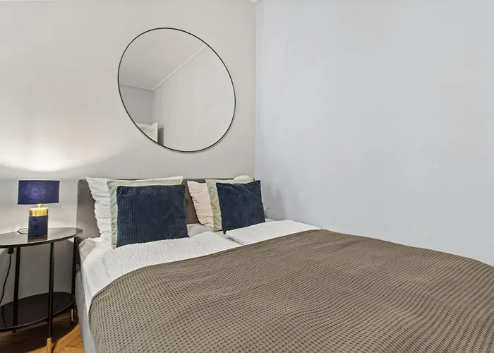 Near Mariahilfer Strasse - 3 Minutes To U3 Metro - Monthly *