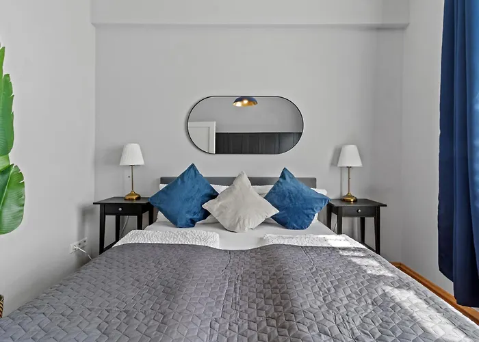 Near Mariahilfer Strasse - 3 Minutes To U3 Metro - Monthly דירה *