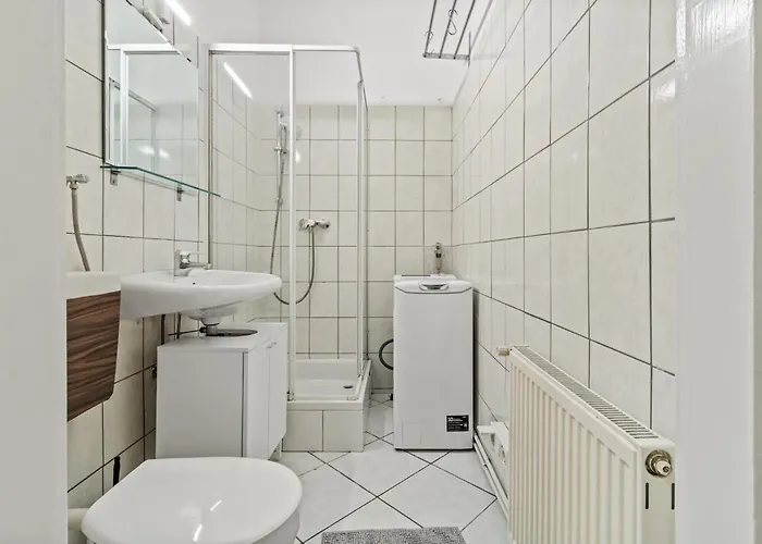 Near Mariahilfer Strasse - 3 Minutes To U3 Metro - Monthly * וינה