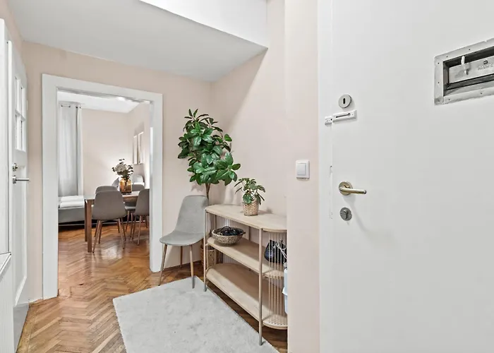 Near Mariahilfer Strasse - 3 Minutes To U3 Metro - Monthly